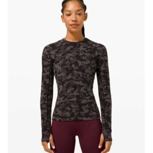 Lululemon Runderful Long Sleeve in Heritage Camo Jacquard Black. Size 4